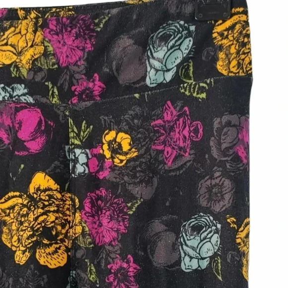 LuLaRoe Black Floral Leggings OS - Picture 2 of 3